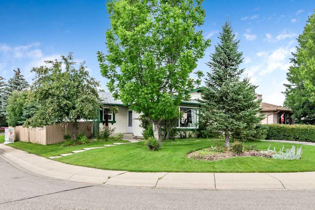 Picture of 127 Thorson Crescent , Okotoks Real Estate Listing