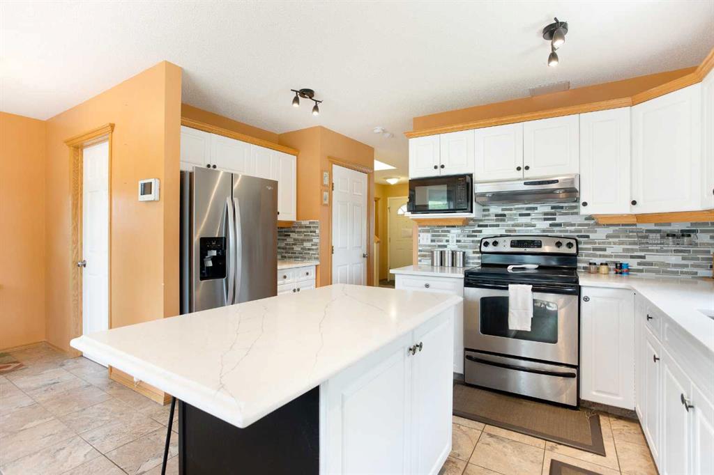 Picture of 140 Covewood Green NE, Calgary Real Estate Listing