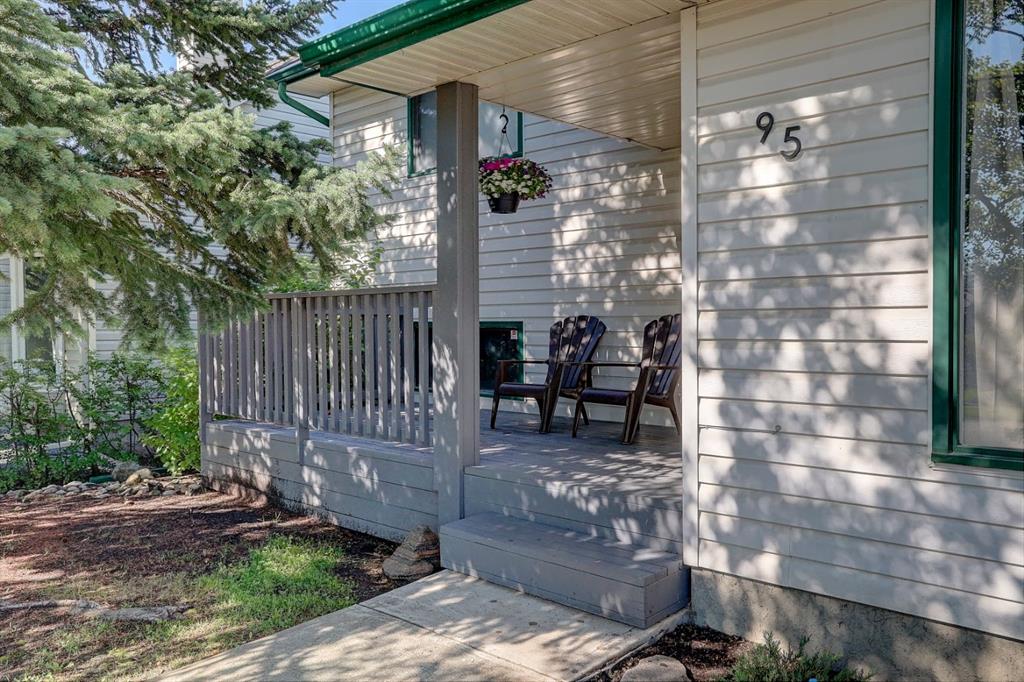 Picture of 95 Woodglen Road SW, Calgary Real Estate Listing