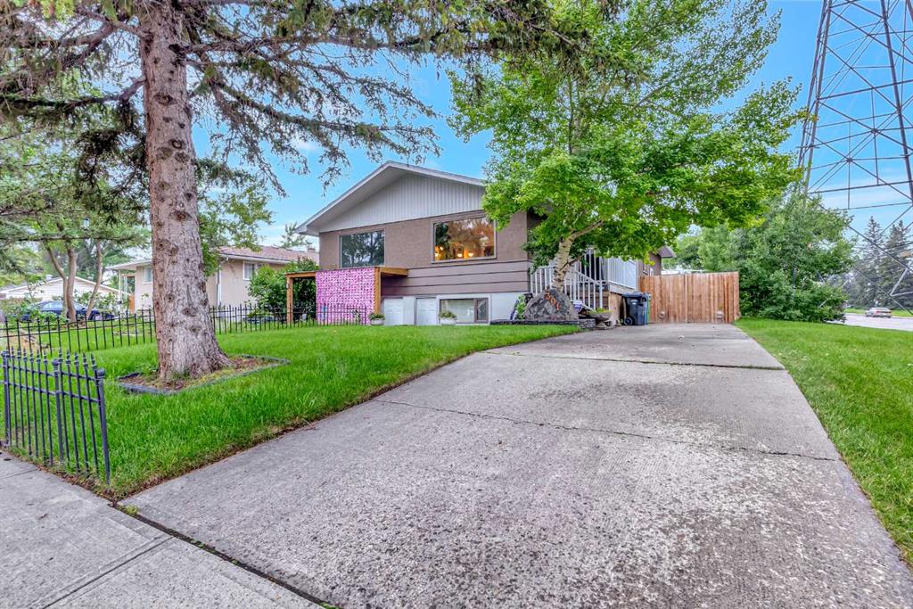 Picture of 301 38 Street SW, Calgary Real Estate Listing