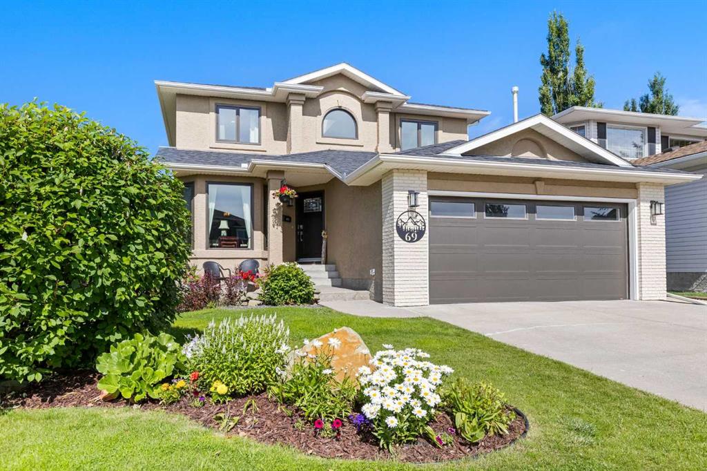 Picture of 69 Gleneagles Close , Cochrane Real Estate Listing