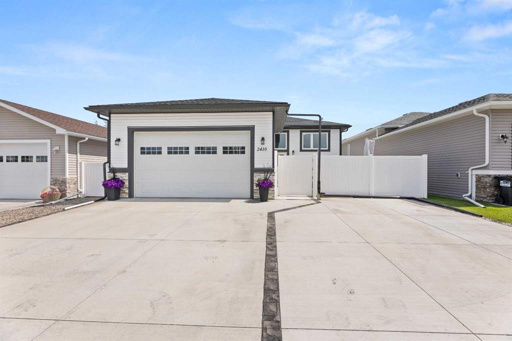 Picture of 2410 21 Street , Didsbury Real Estate Listing