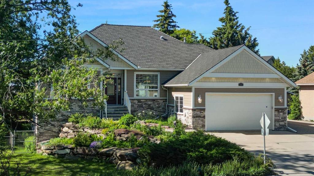 Picture of 19 Parklane Drive , Strathmore Real Estate Listing