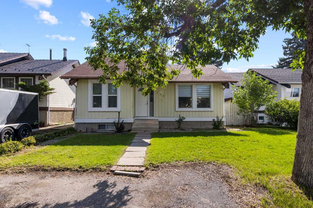 Picture of 132 Whitehill Place NE, Calgary Real Estate Listing