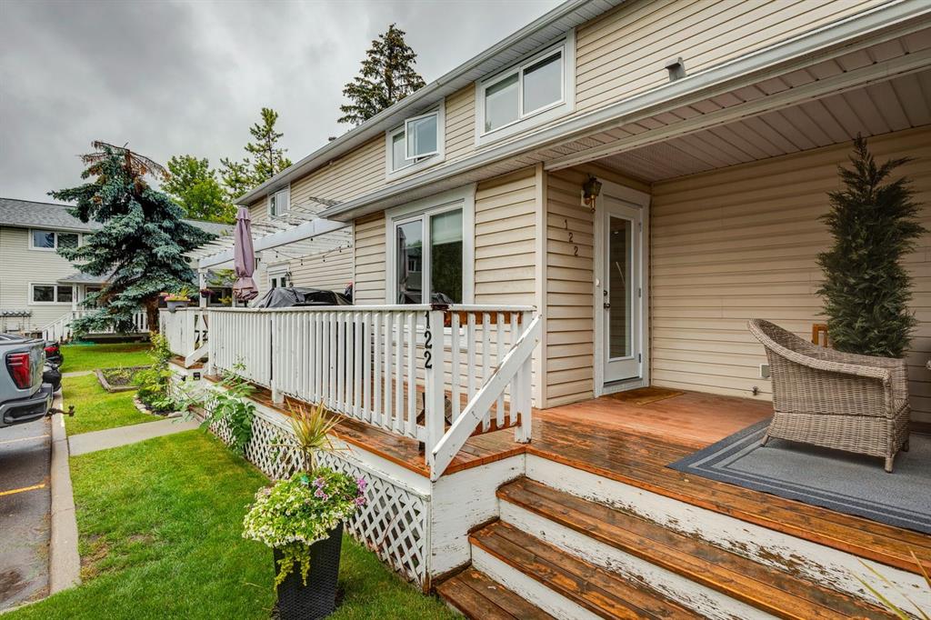 Picture of 122 Killarney Glen Court SW, Calgary Real Estate Listing