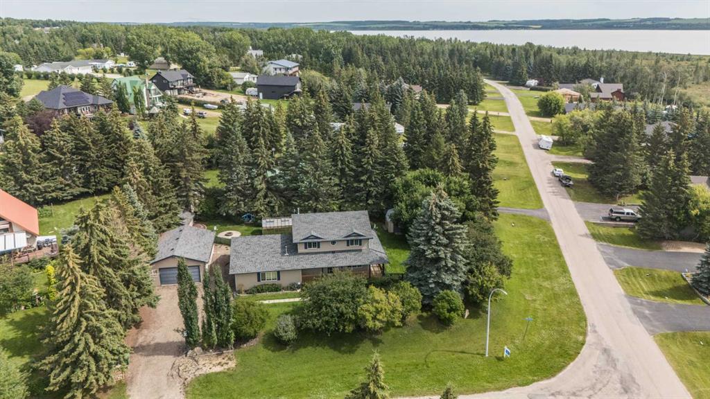 Picture of 30 Lakeview Drive  , Rural Ponoka County Real Estate Listing