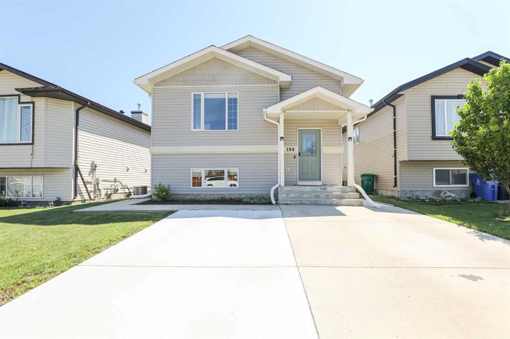Picture of 196 Aberdeen Road W, Lethbridge Real Estate Listing