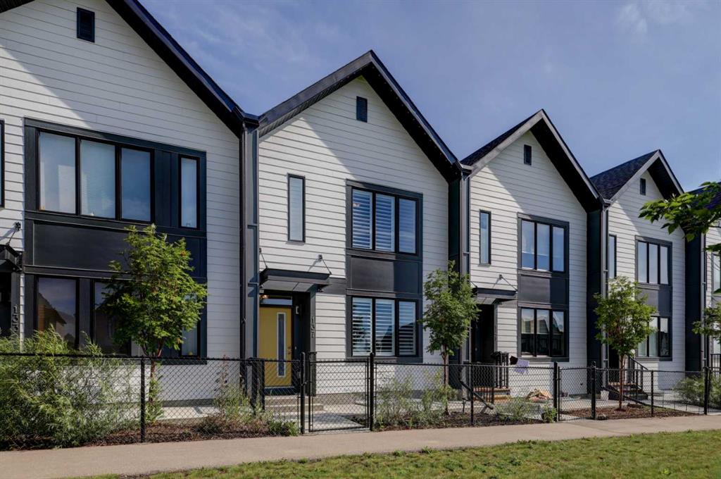 Picture of 137 South Point  SW, Airdrie Real Estate Listing