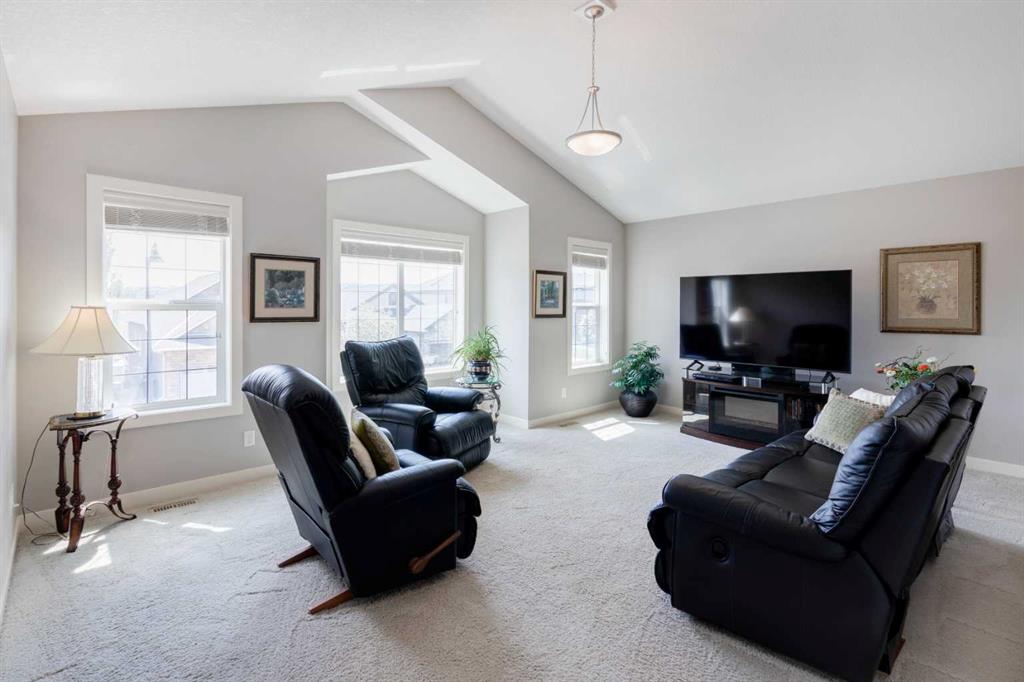 Picture of 288 Sage Meadows Circle NW, Calgary Real Estate Listing