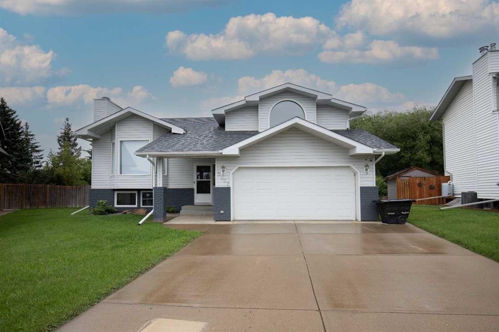 Picture of 5022 60 StreetClose , Lacombe Real Estate Listing