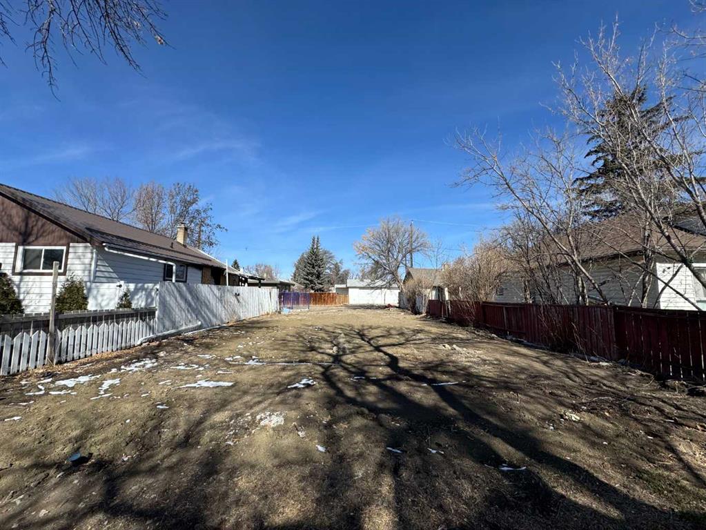 Picture of 1607 3 Avenue N, Lethbridge Real Estate Listing