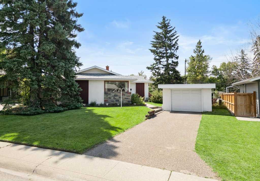 Picture of 77 Ferncliff Crescent SE, Calgary Real Estate Listing