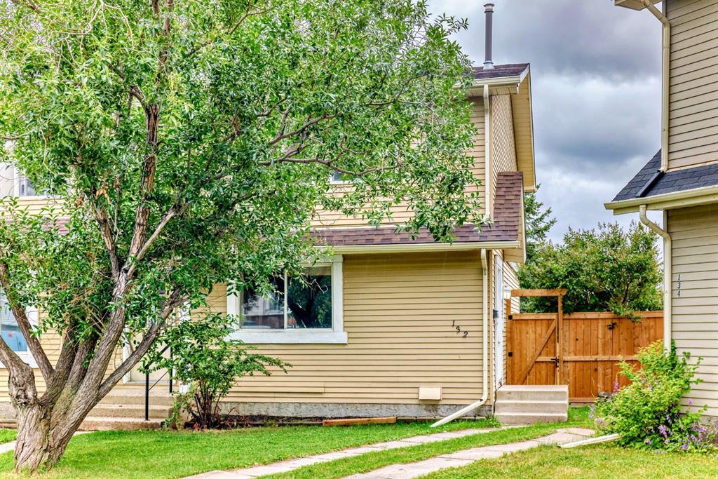 Picture of 132 Castlebrook Rise NE, Calgary Real Estate Listing