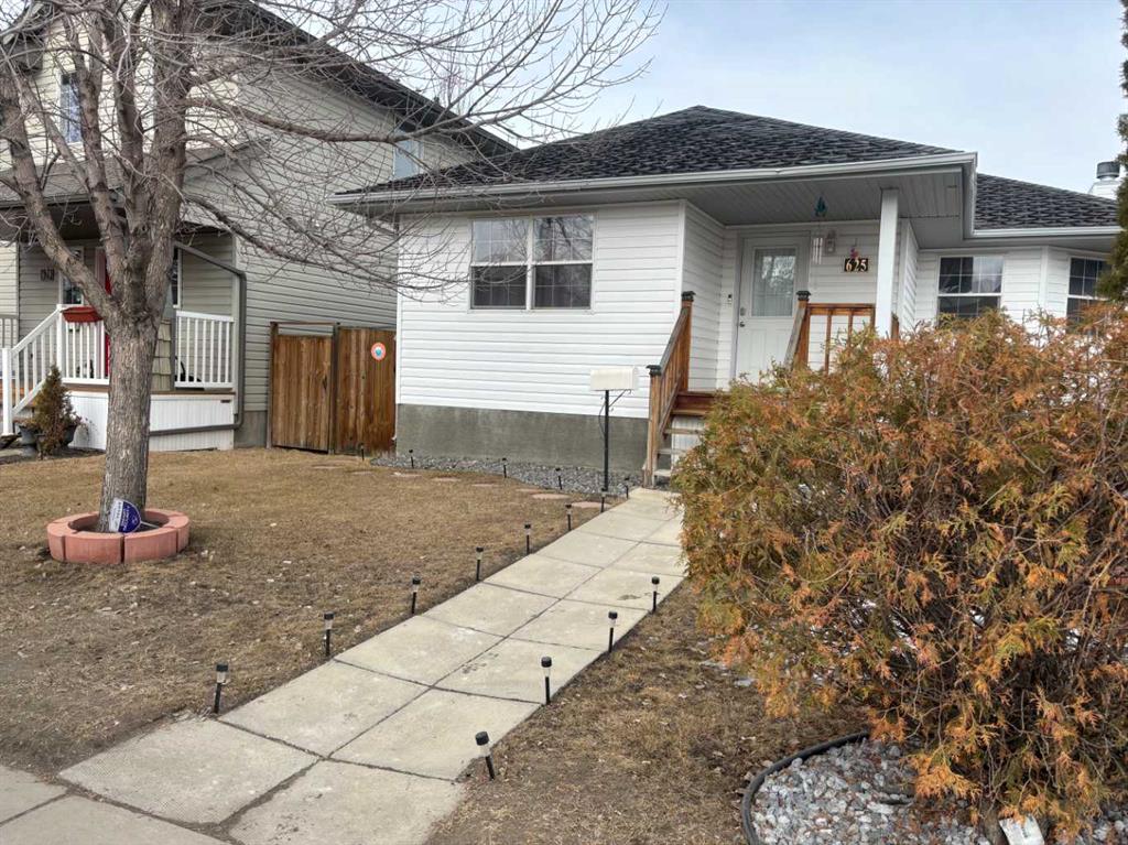 Picture of 625 Lancaster Drive , Red Deer Real Estate Listing