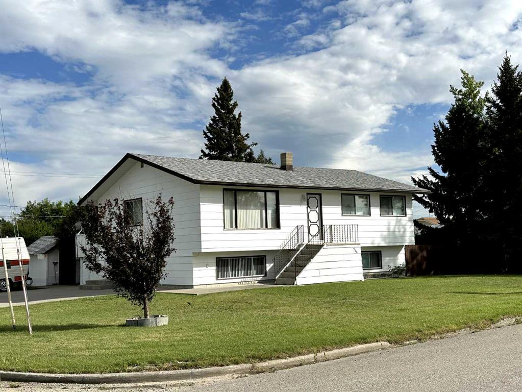 Picture of 716 2 Avenue , Cowley Real Estate Listing