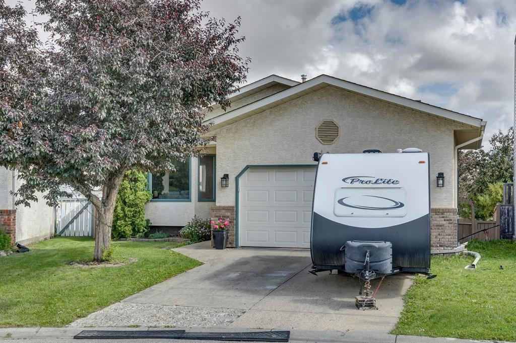 Picture of 102 Hawkville Close NW, Calgary Real Estate Listing