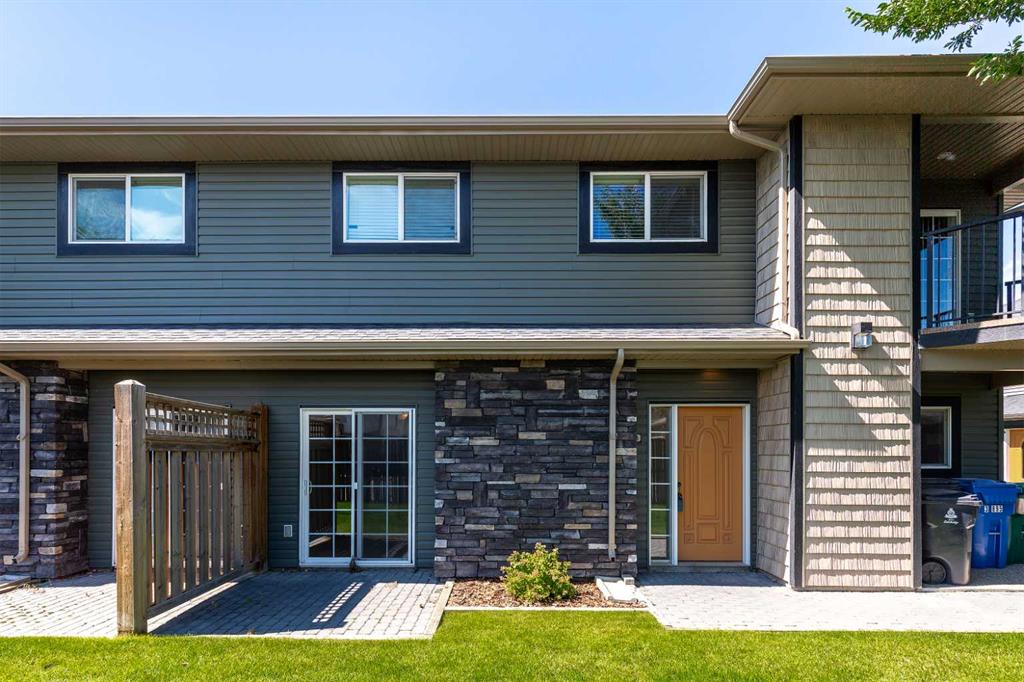 Picture of 3, 895 Mt Sundance Manor W, Lethbridge Real Estate Listing