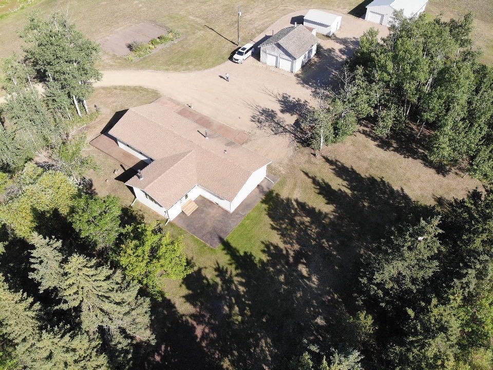 Picture of 21164 812 Township , Rural Northern Sunrise County Real Estate Listing