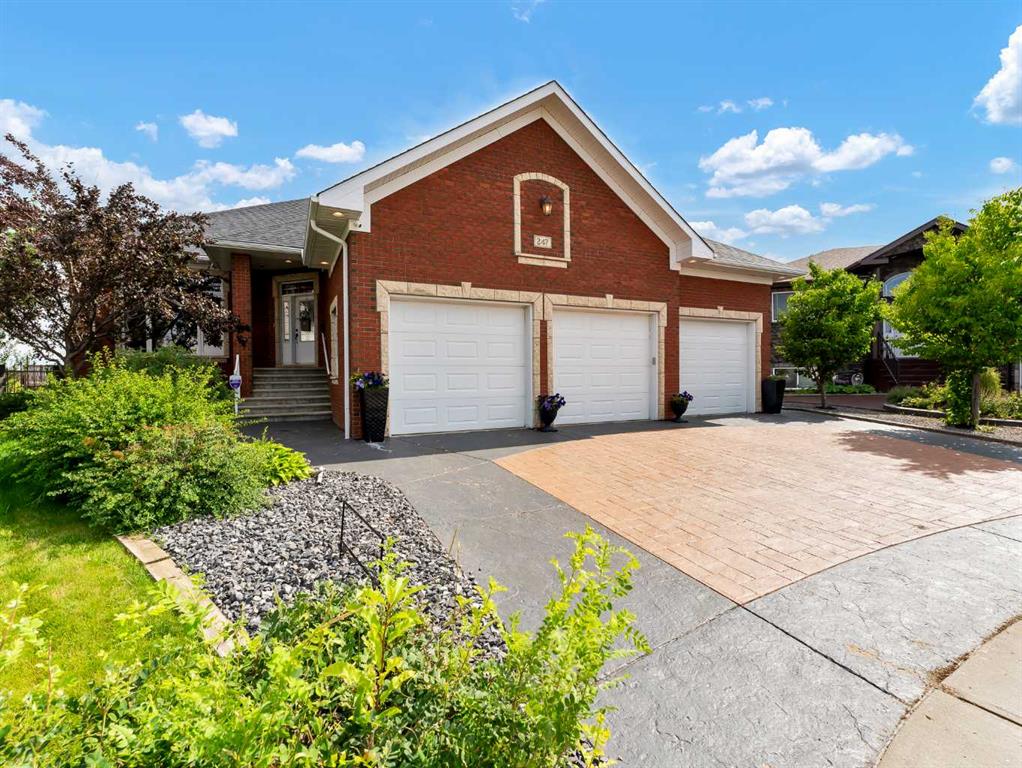 Picture of 247 Sierra Road SW, Medicine Hat Real Estate Listing