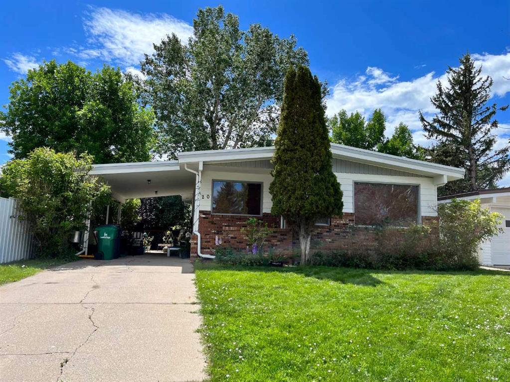 Picture of 220 Laval Boulevard W, Lethbridge Real Estate Listing