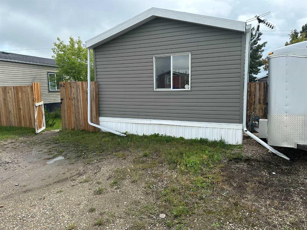 Picture of 62 Highfield  , Carstairs Real Estate Listing