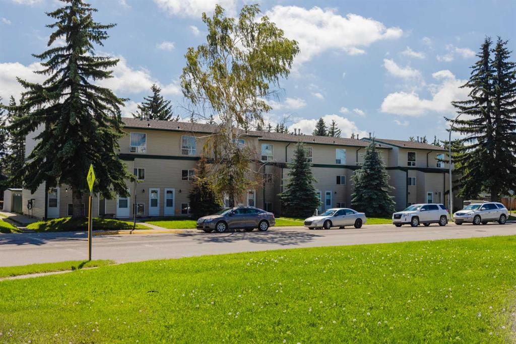 Picture of 12, 707 Westmount Drive , Strathmore Real Estate Listing