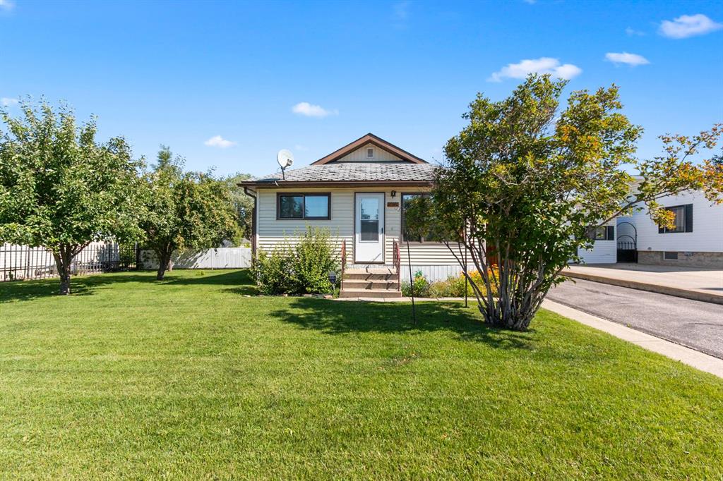 Picture of 5626 51 Street , Olds Real Estate Listing