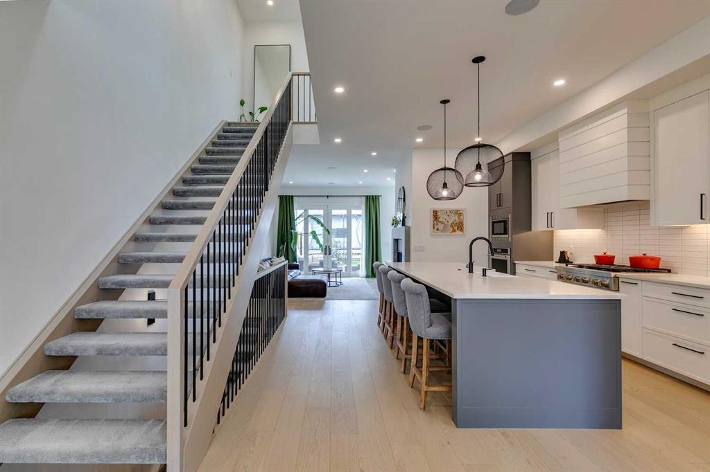 Picture of 2017 25 Avenue SW, Calgary Real Estate Listing