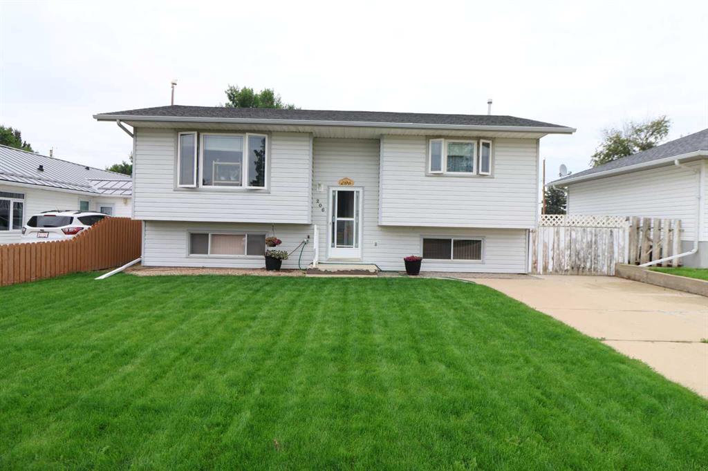 Picture of 206 2 ave N  , Vauxhall Real Estate Listing