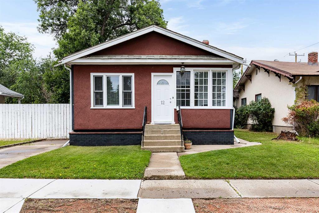 Picture of 12 5 Street SW, Medicine Hat Real Estate Listing
