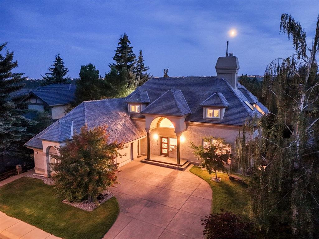 Picture of 42 Woodhaven Crescent SW, Calgary Real Estate Listing
