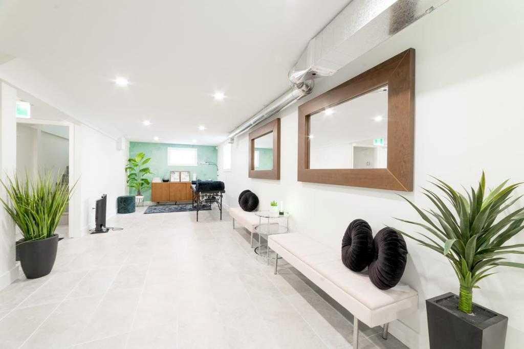 Picture of 405 14 Avenue NE, Calgary Real Estate Listing