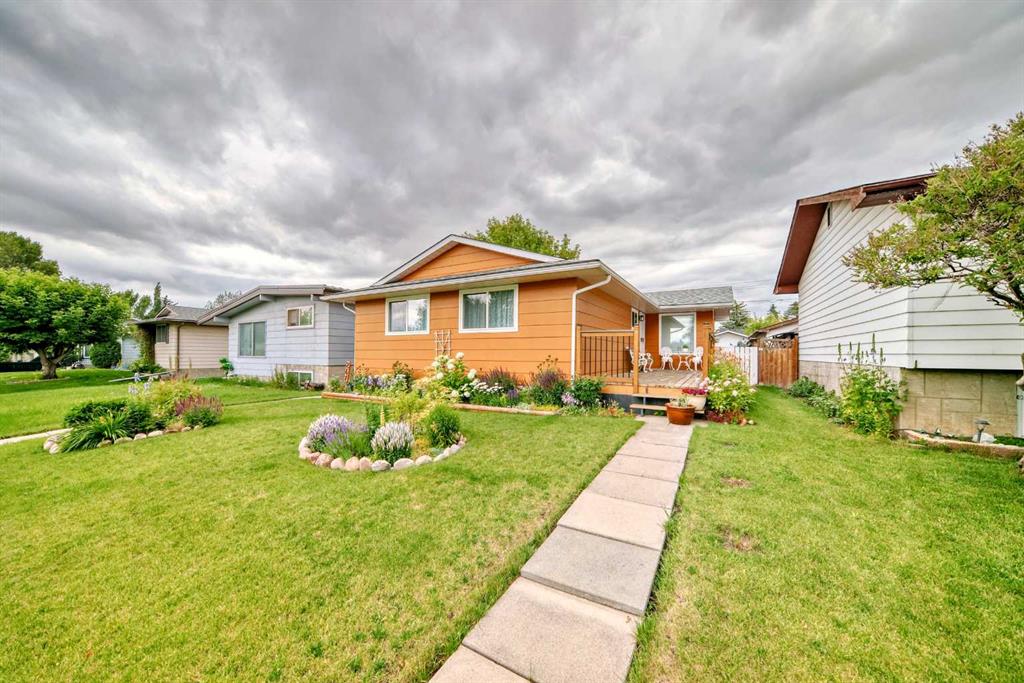 Picture of 247 Doverview Crescent SE, Calgary Real Estate Listing