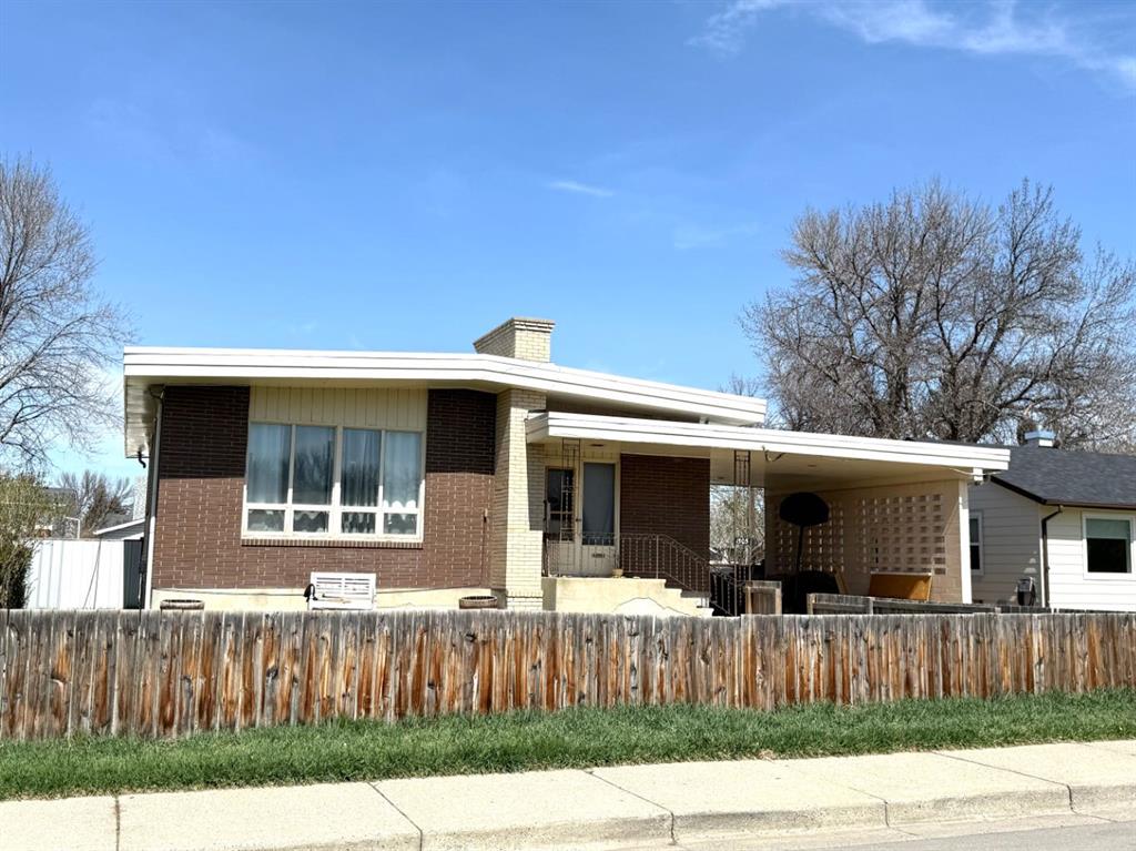 Picture of 1505 6A Avenue N, Lethbridge Real Estate Listing