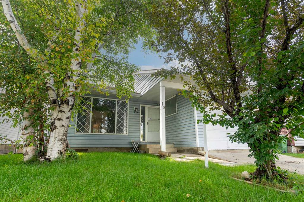 Picture of 19 Cedargrove Place SW, Calgary Real Estate Listing