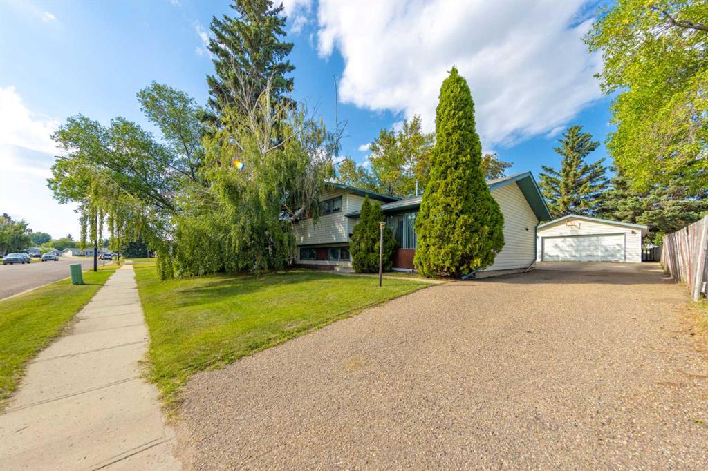 Picture of 5204 32 Street , Lloydminster Real Estate Listing