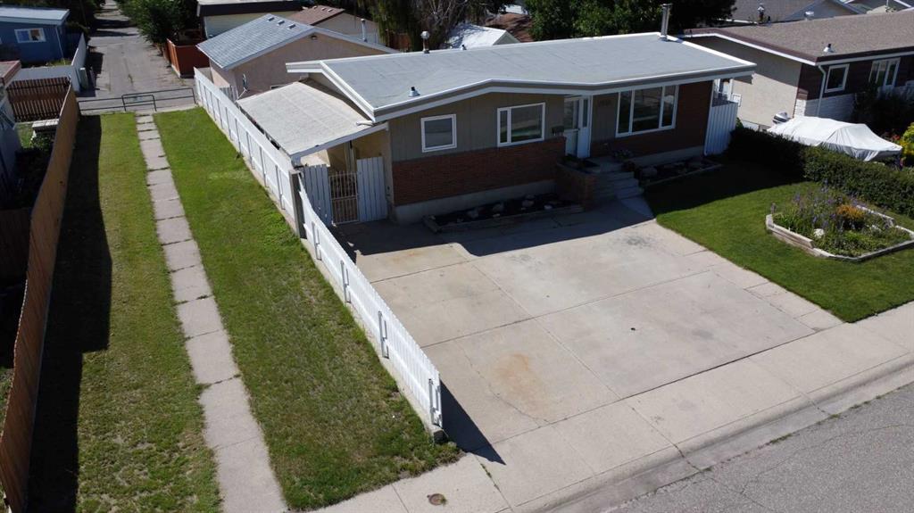 Picture of 1036 25 Street N, Lethbridge Real Estate Listing