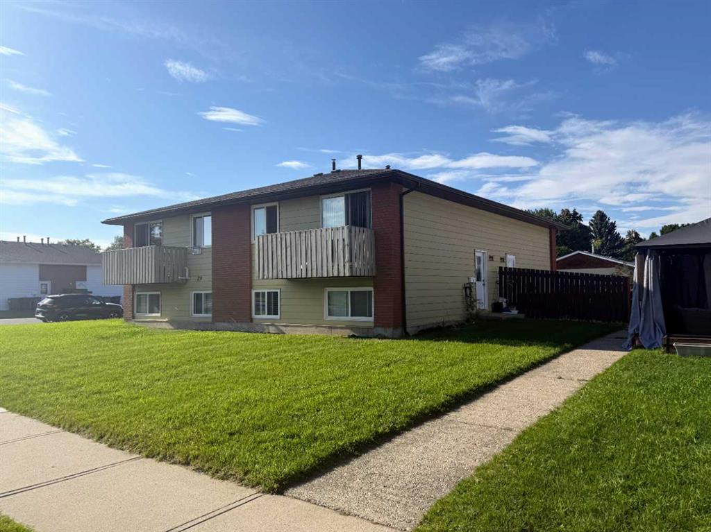 Picture of 3, 29 Meadowlark Boulevard N, Lethbridge Real Estate Listing