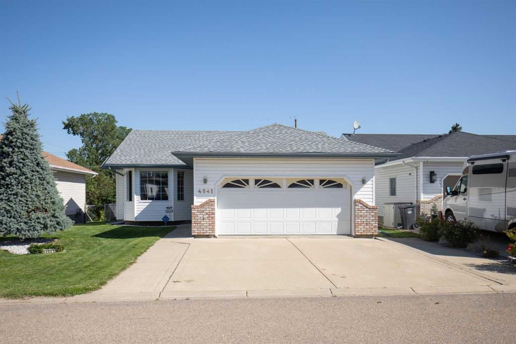 Picture of 4841 47 StreetClose , Innisfail Real Estate Listing