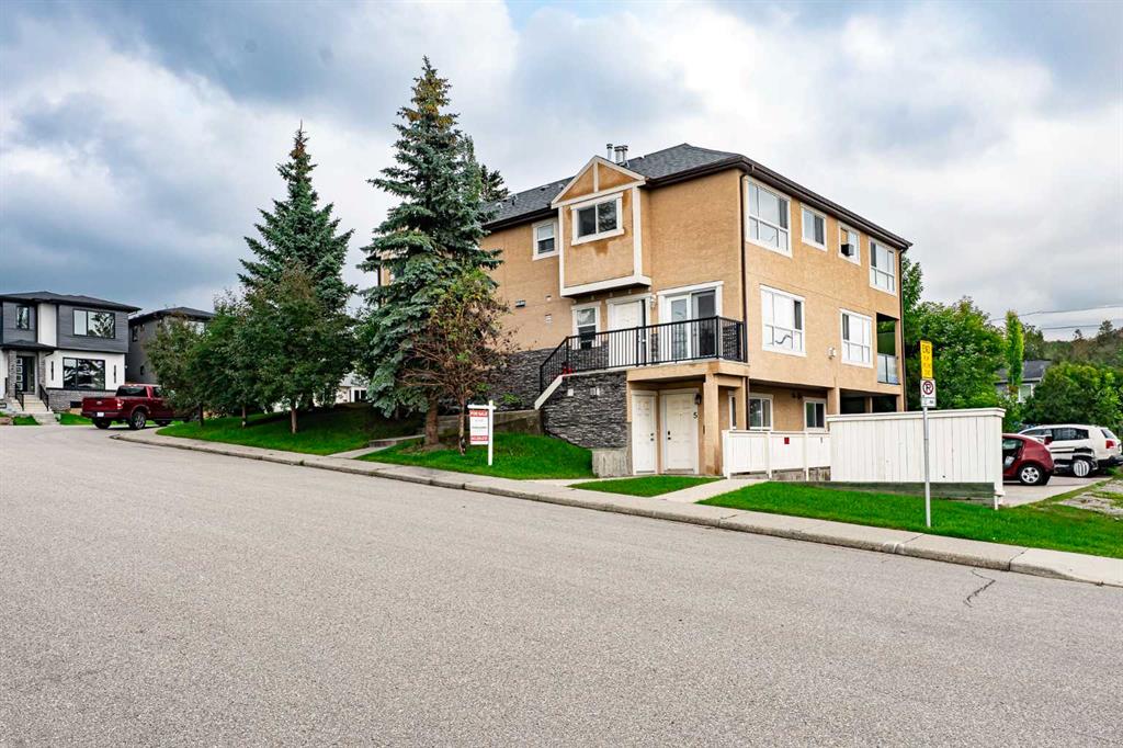 Picture of 3, 55 Collingwood Place NW, Calgary Real Estate Listing