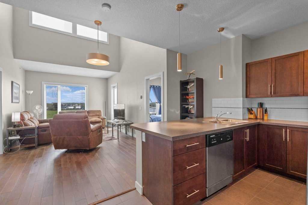 Picture of 2418, 604 East Lake Boulevard NE, Airdrie Real Estate Listing