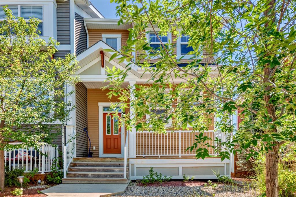 Picture of 44 Sunset Road , Cochrane Real Estate Listing