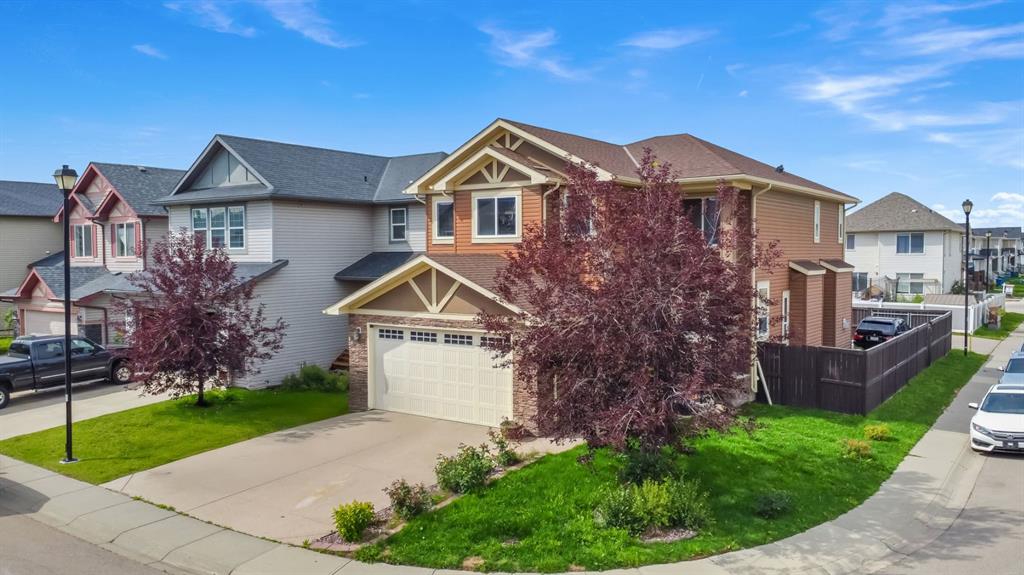 Picture of 40 Baywater Court SW, Airdrie Real Estate Listing