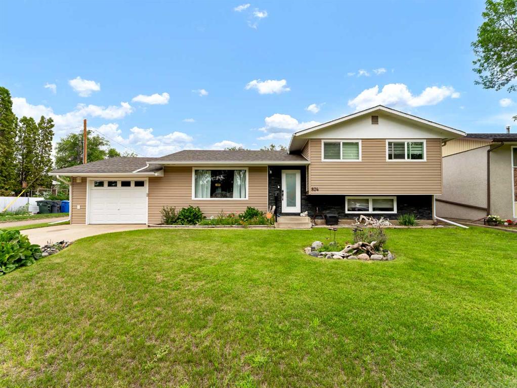 Picture of 824 16 Street NE, Medicine Hat Real Estate Listing