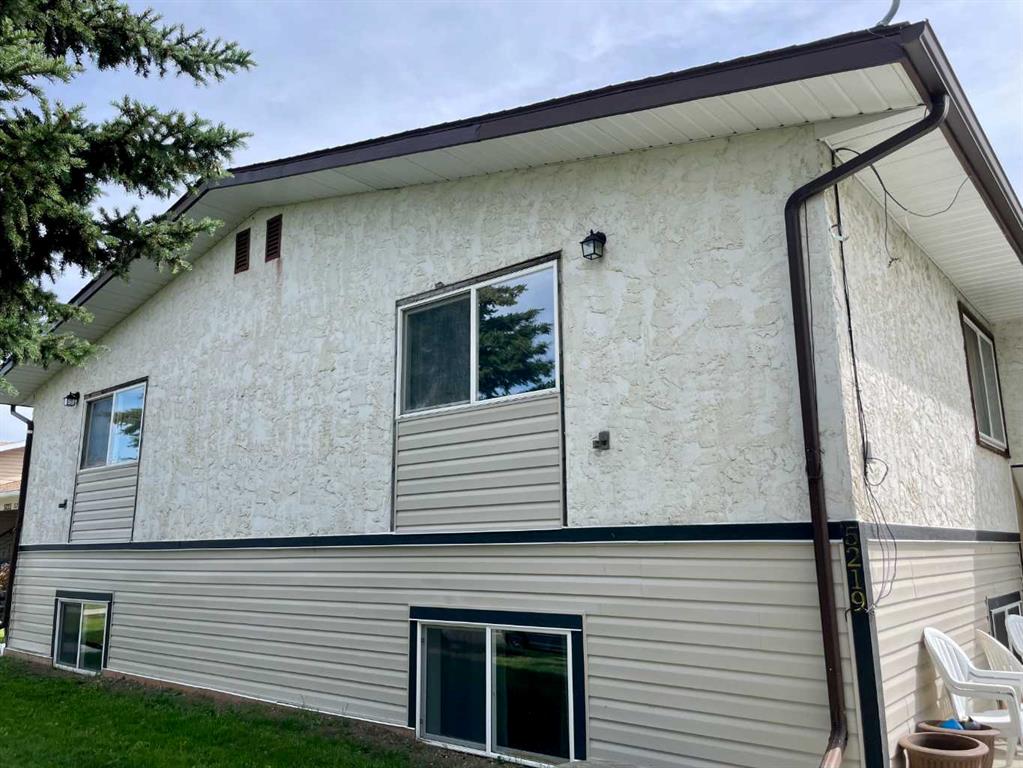 Picture of 5219 53 Street , Eckville Real Estate Listing