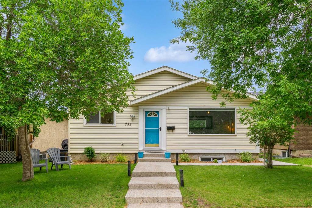 Picture of 732 Whitemont Drive NE, Calgary Real Estate Listing