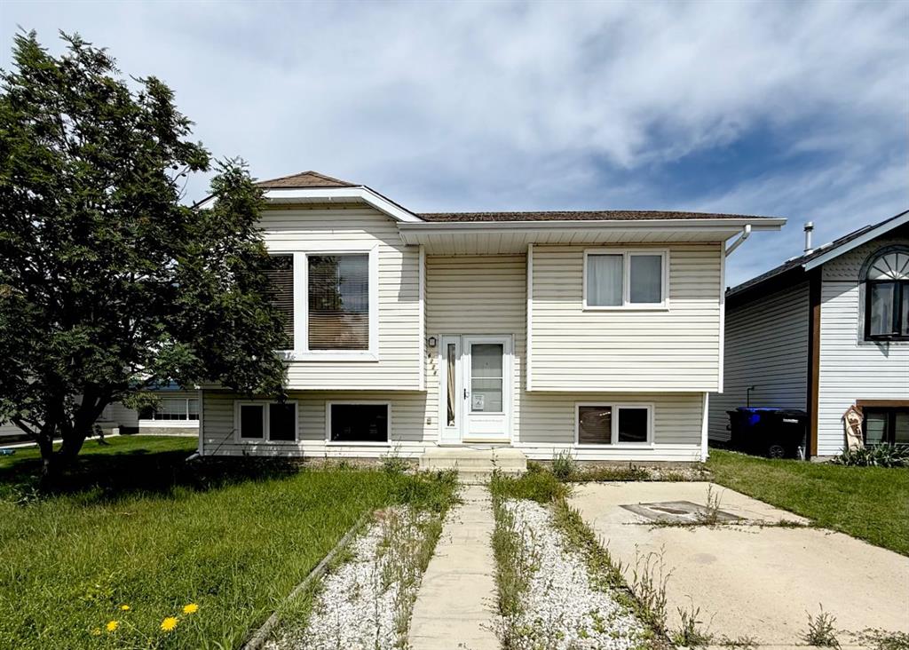 Picture of 6224 Cypress Close , Olds Real Estate Listing