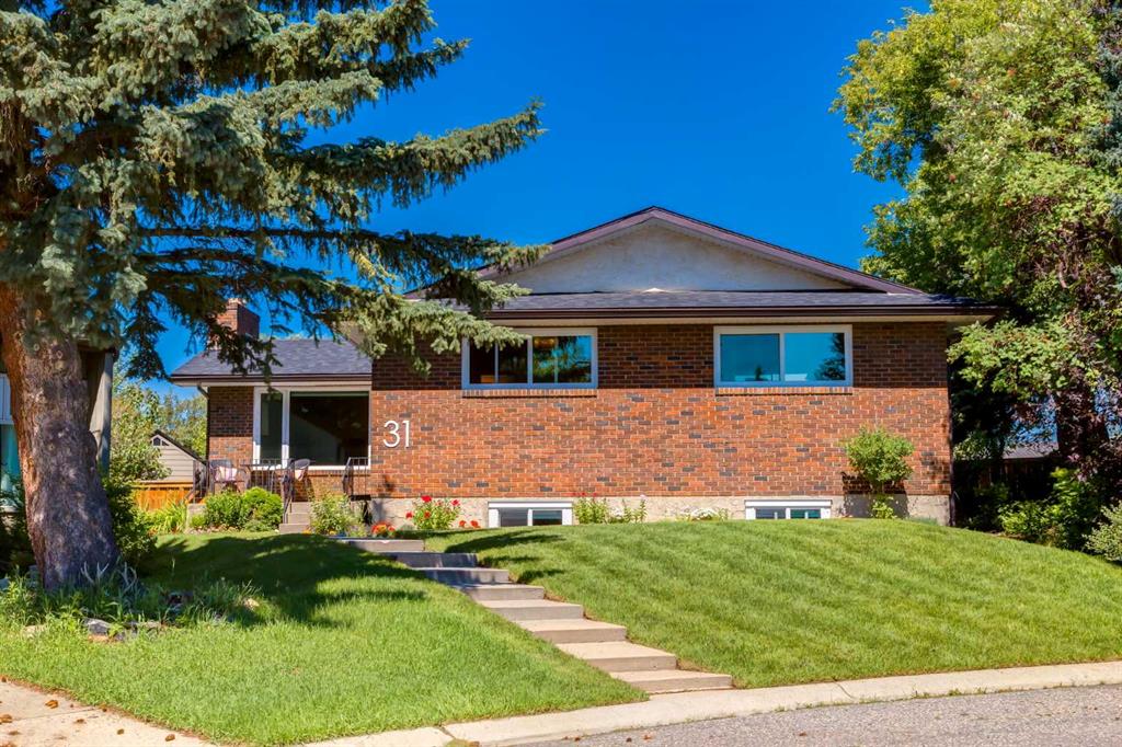 Picture of 31 Silverstone Bay NW, Calgary Real Estate Listing