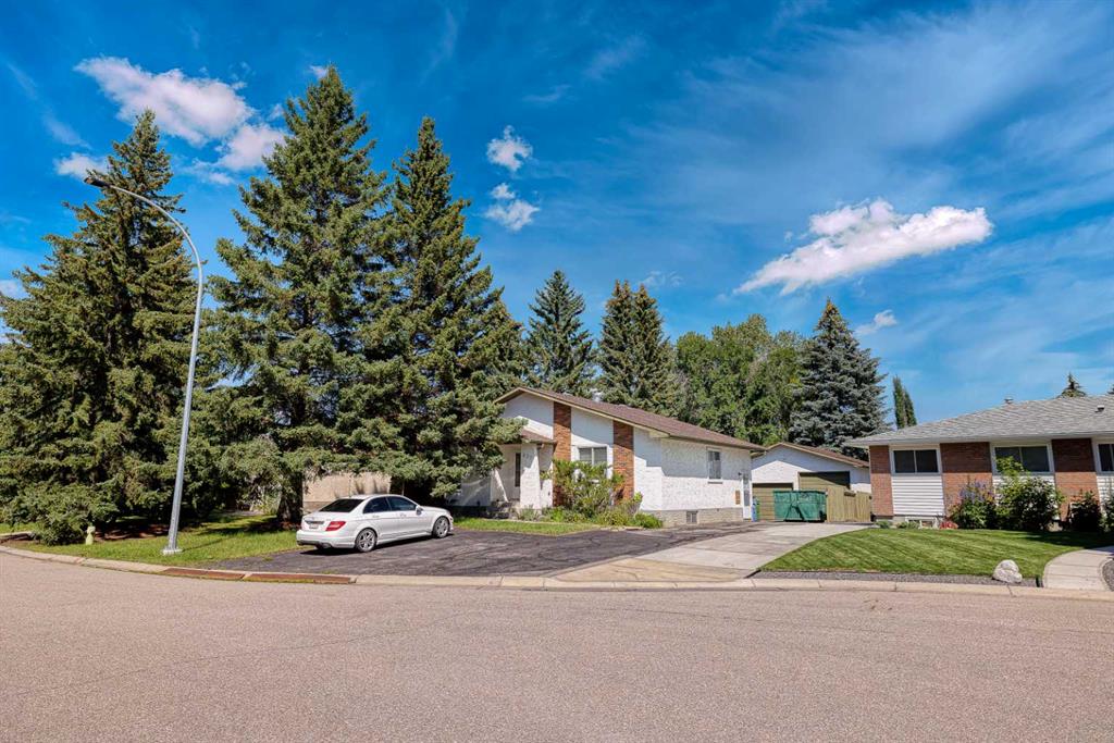 Picture of 620 Oakwood Place SW, Calgary Real Estate Listing