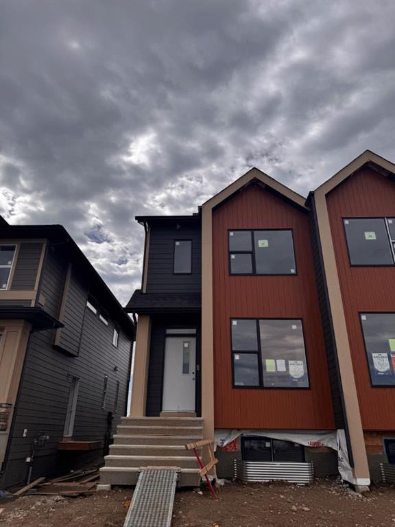 Picture of 25 Setonvista Gate SE, Calgary Real Estate Listing